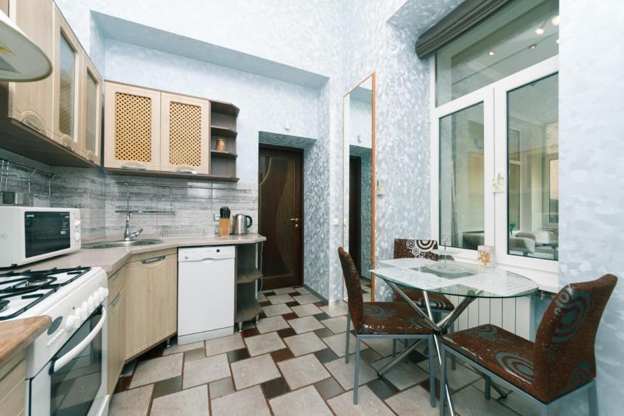Stylish Two-Level Flat 2 Min From Khreschatyk Kyiv Exterior photo