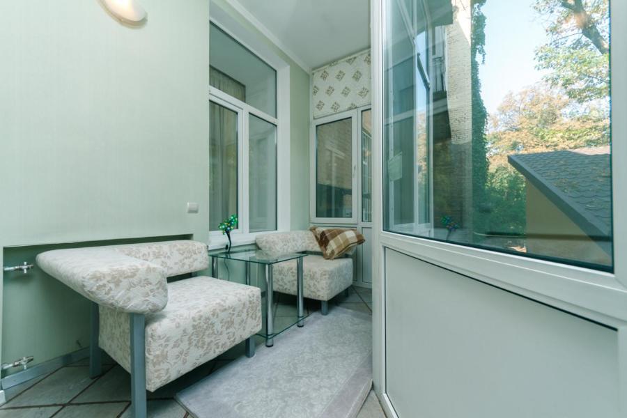 Stylish Two-Level Flat 2 Min From Khreschatyk Kyiv Exterior photo